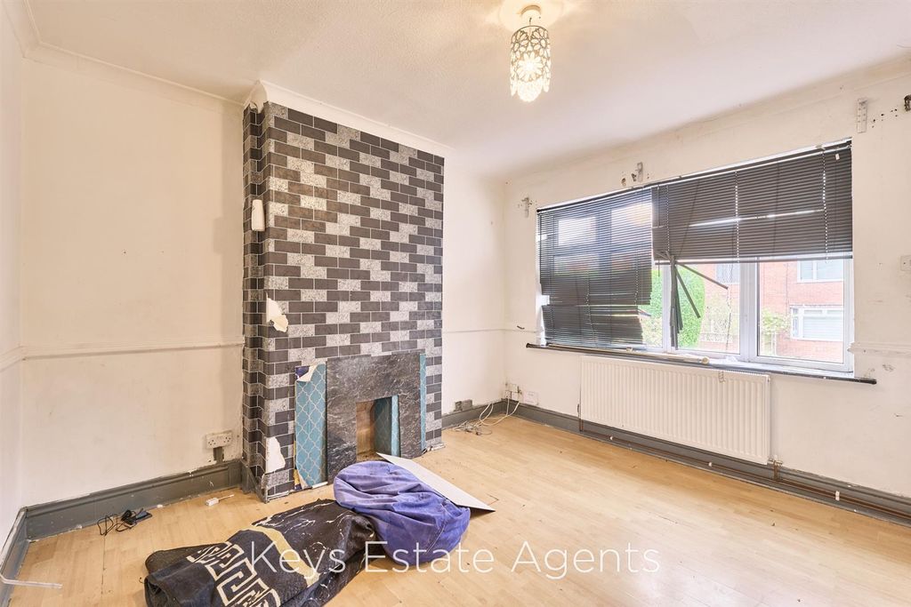 Property photo 2 of 13 Lounge