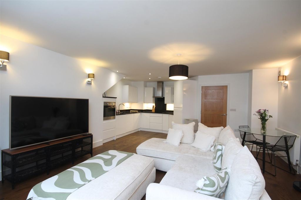 Property photo 3 of 12 Img_0449.Jpg