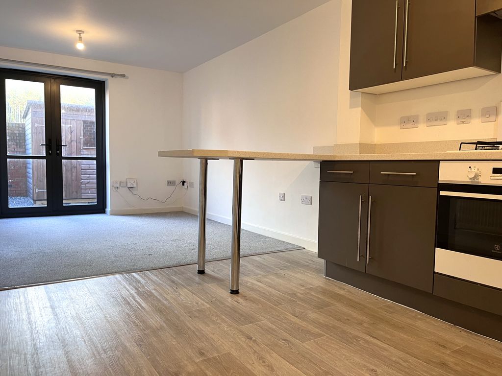 Property photo 2 of 14 Exterior