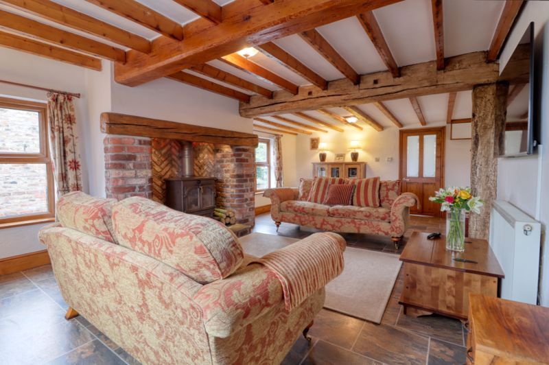 Property photo 2 of 43 Lounge