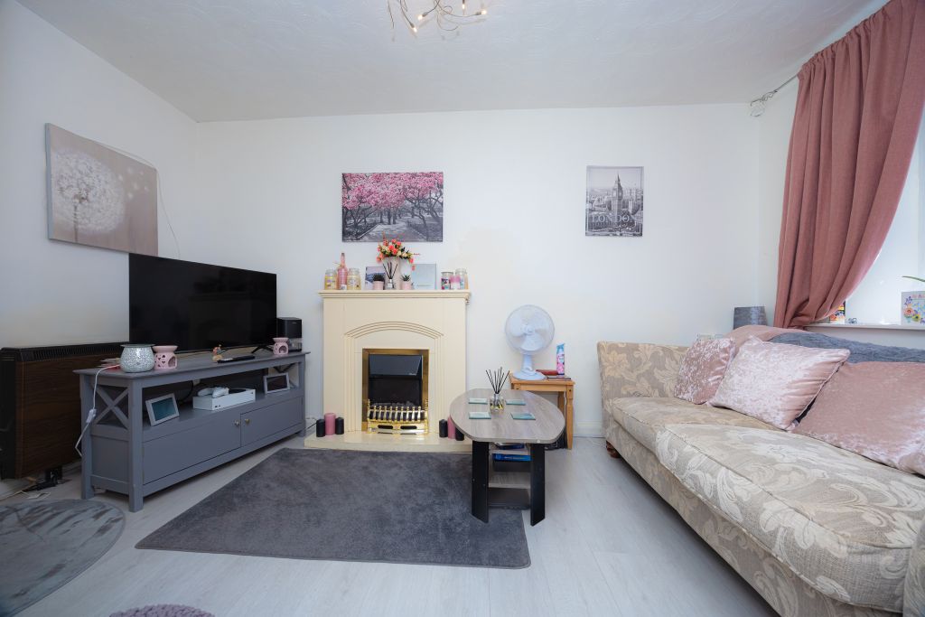 Property photo 2 of 25