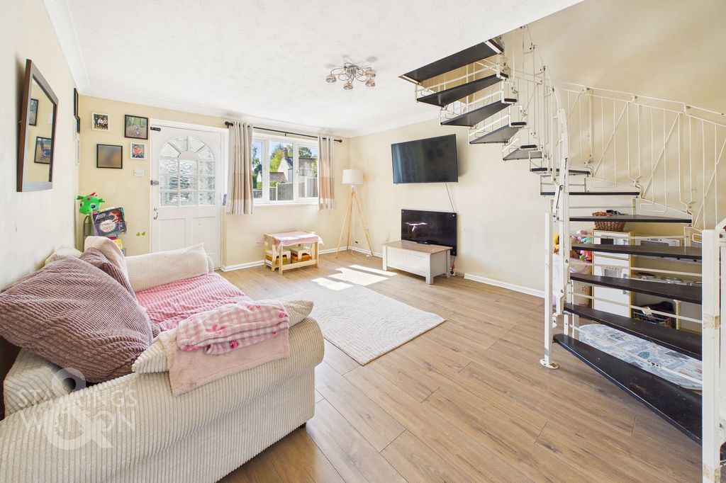 Property photo 2 of 16