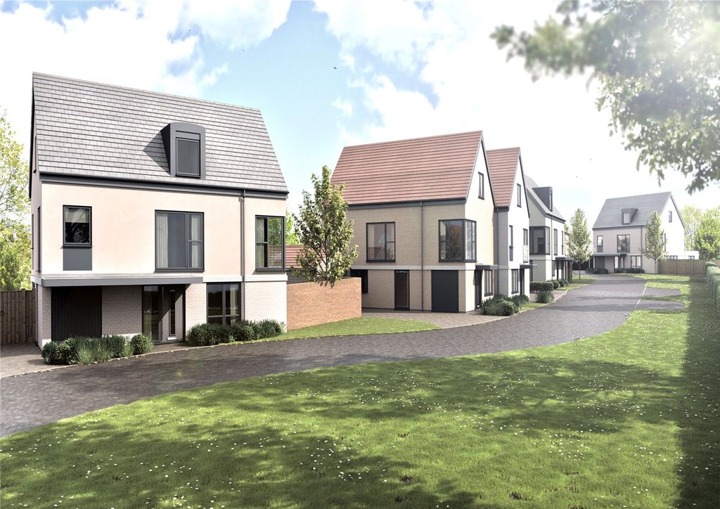 Property photo 2 of 9 Street Scene