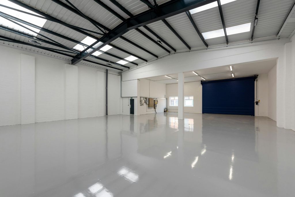 Property photo 2 of 24 Bermondsey 27 Int  July 20251.Jpg