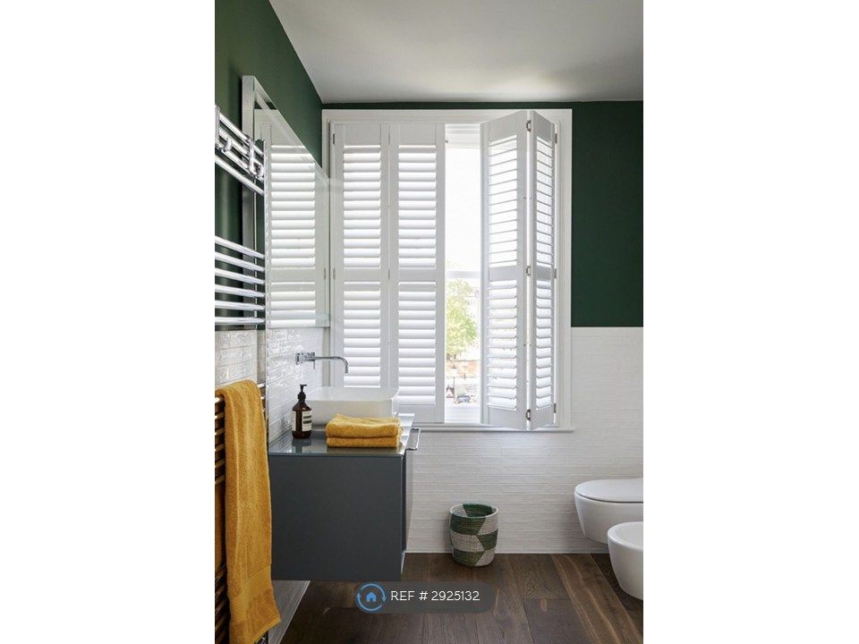 Property photo 3 of 14 Big Bathroom