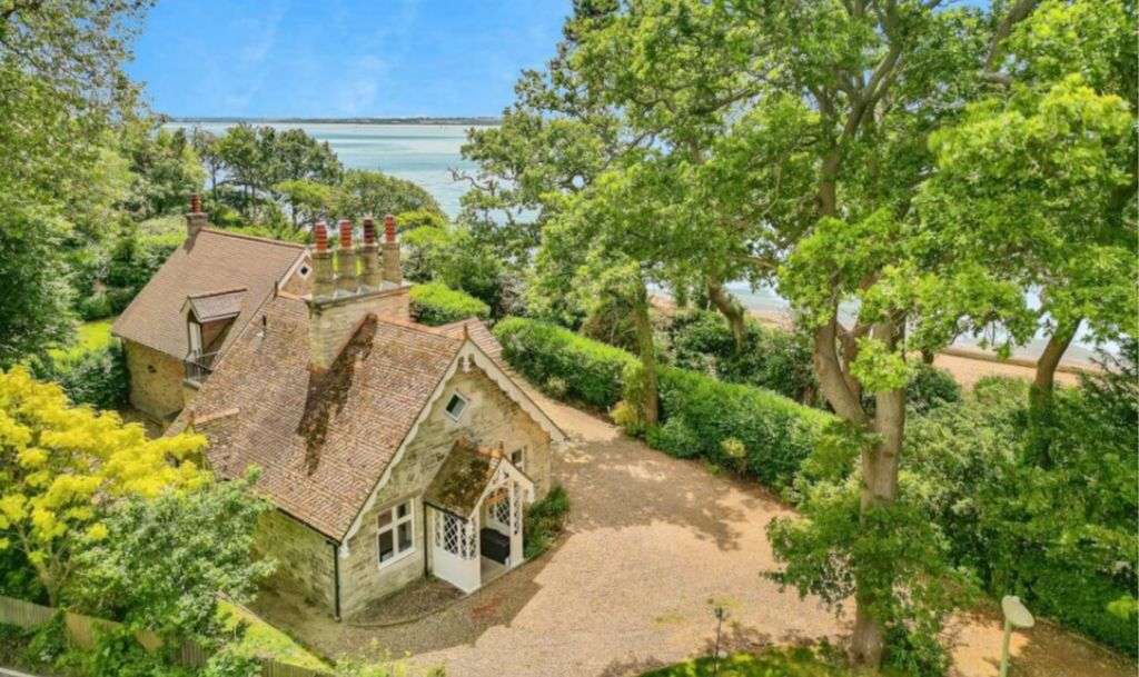 Property photo 1 of 22