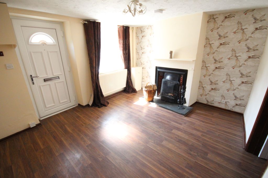 Property photo 2 of 10 Living Room
