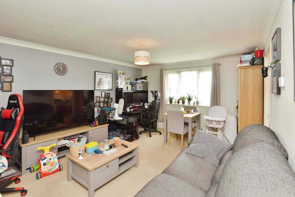Property photo 3 of 15