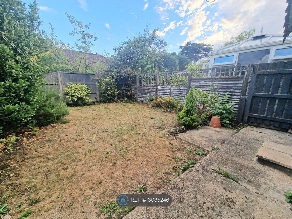 Property photo 2 of 9 Garden