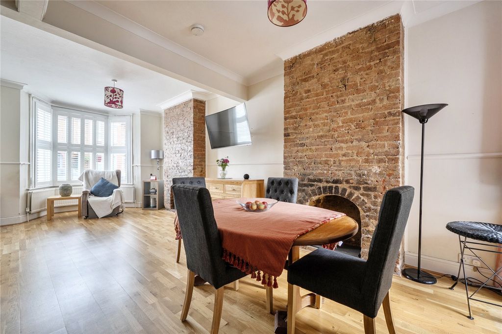 Property photo 2 of 17 Picture No. 21