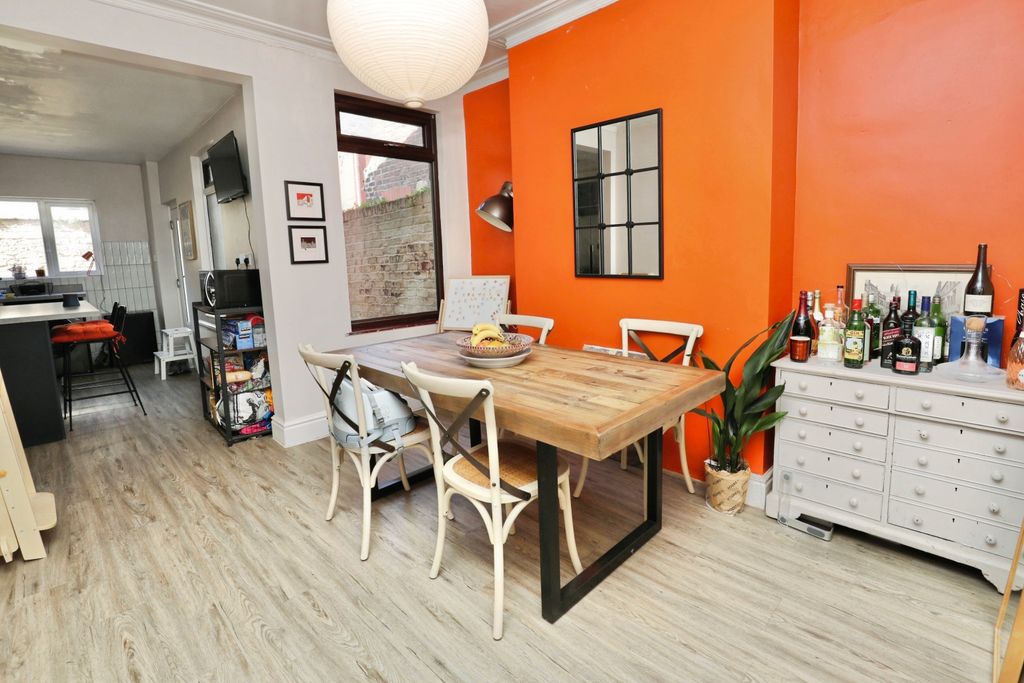 Property photo 3 of 14 Dining Room