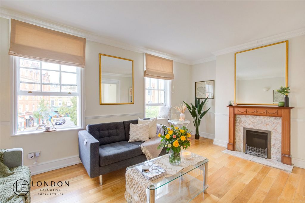 Property photo 2 of 22 Living Room