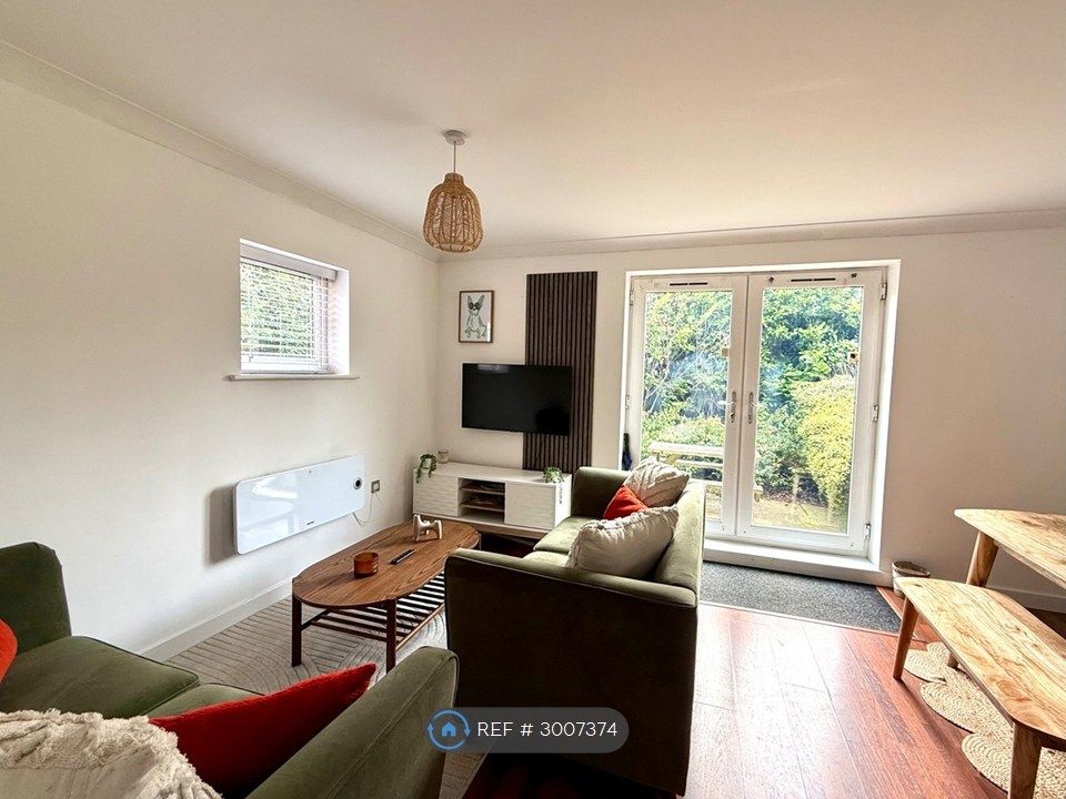 Property photo 1 of 11 Living Area