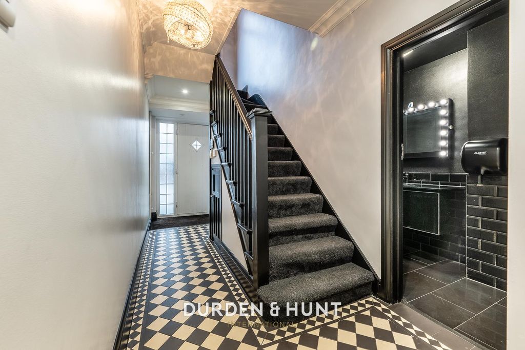 Property photo 3 of 10 Edward-53.Jpg