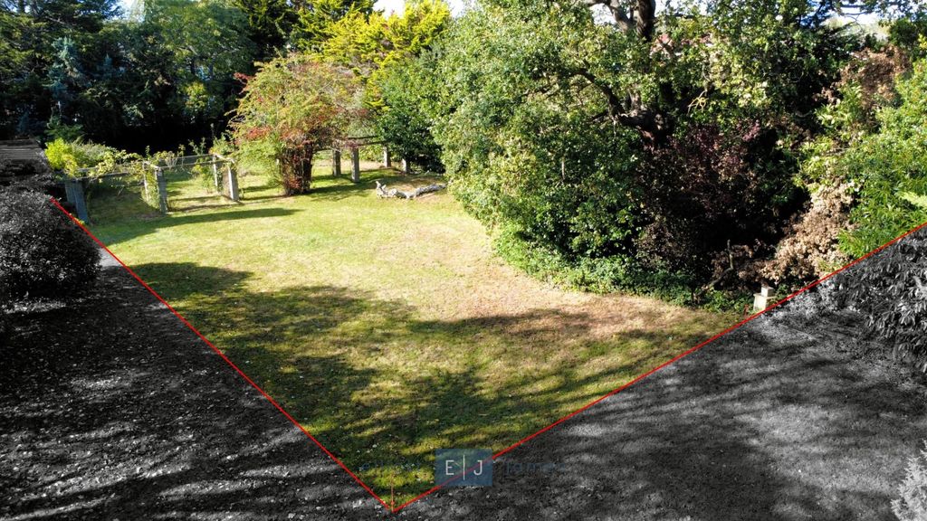 Property photo 3 of 8