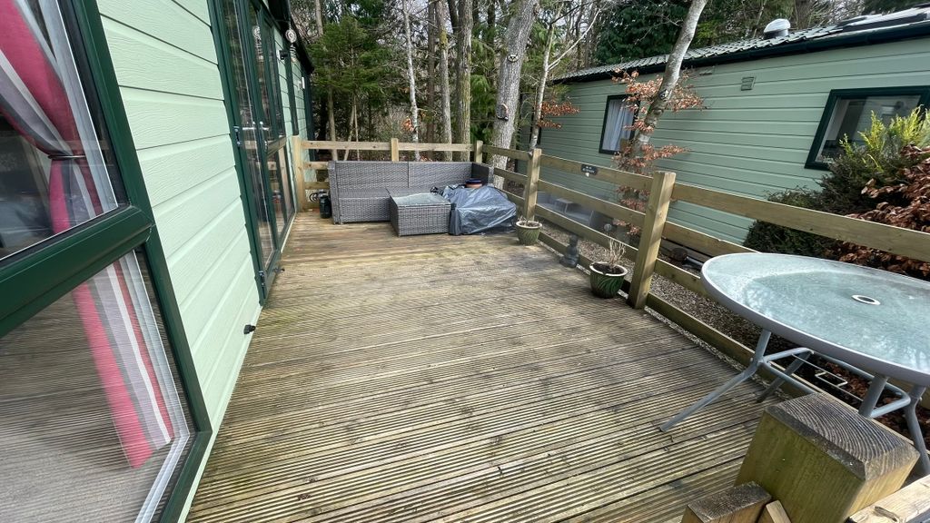 Property photo 2 of 34