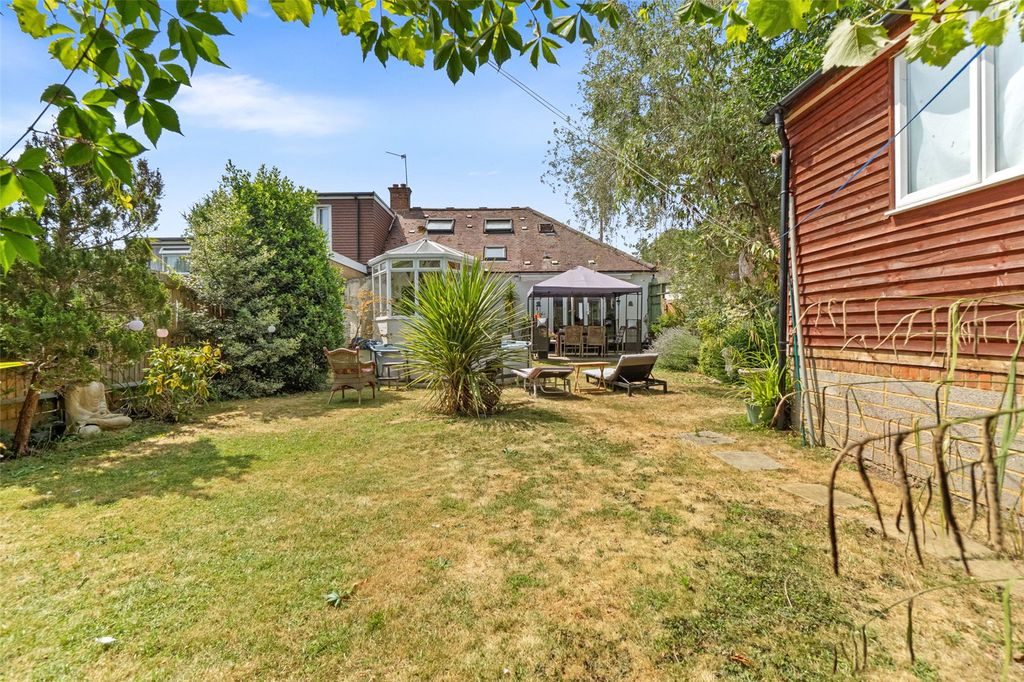 Property photo 2 of 12 Picture No. 23