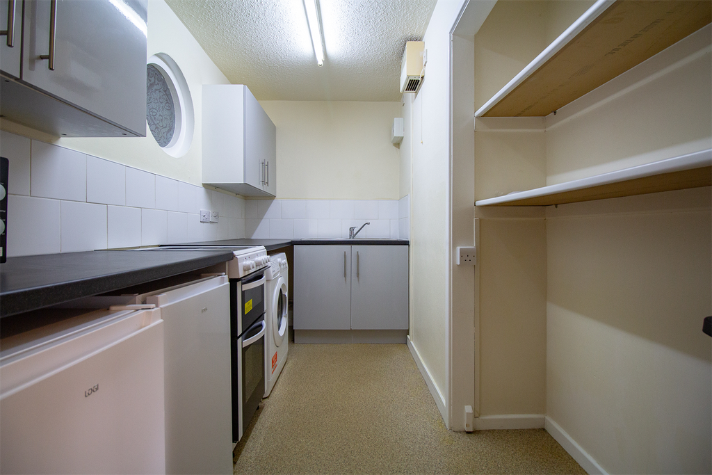 Property photo 3 of 16 Kitchen