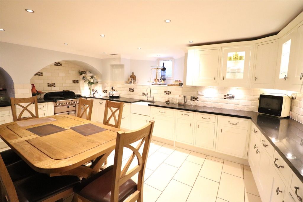 Property photo 2 of 38 Picture No. 02