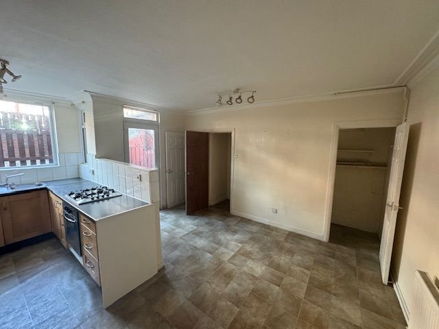 Property photo 3 of 16 Entrance Porch