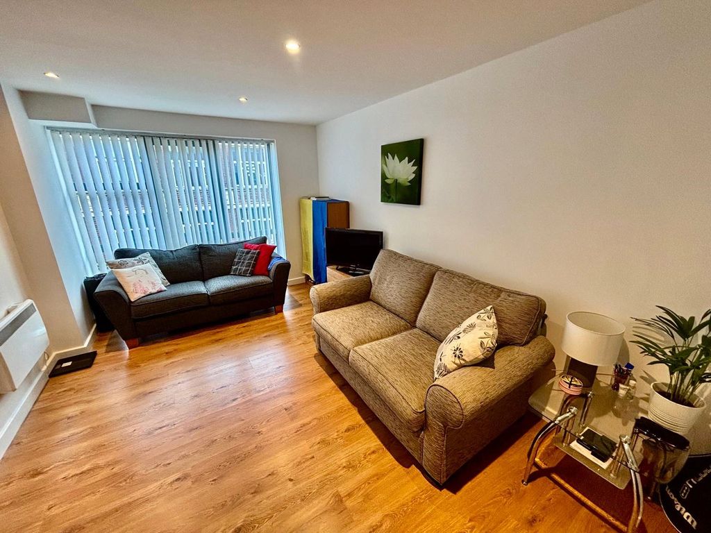 Property photo 3 of 7 Picture No. 06