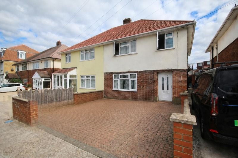 Property photo 1 of 12 Scarle Road, Wembley, Middlesex Ha0
