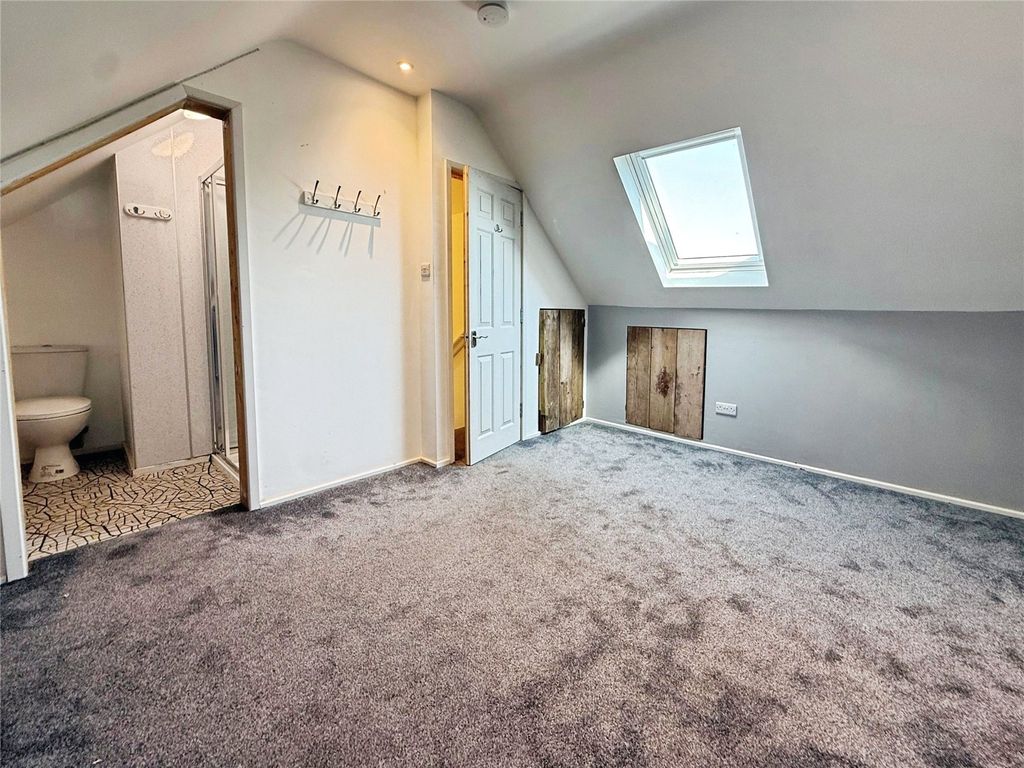 Property photo 2 of 15 Bedroom 1