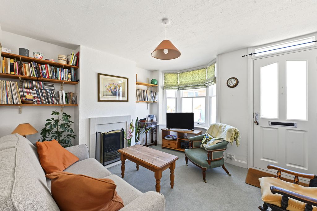 Property photo 2 of 18