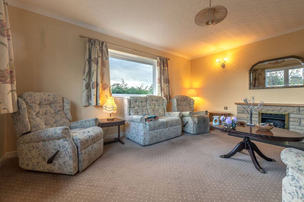 Property photo 2 of 23