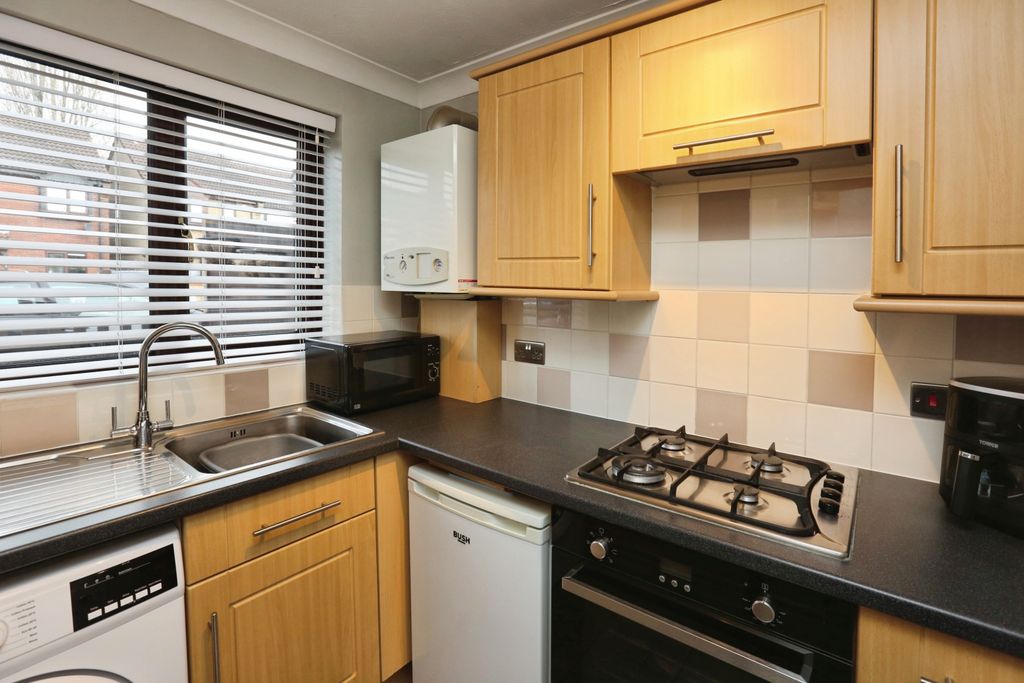 Property photo 3 of 20