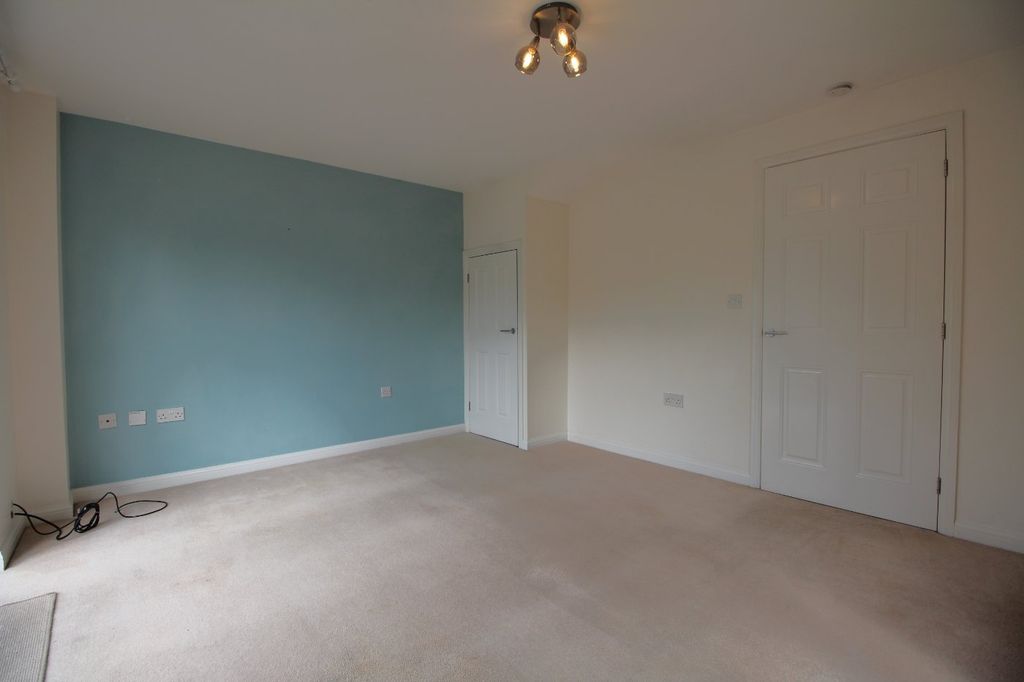 Property photo 3 of 15 Picture No. 16
