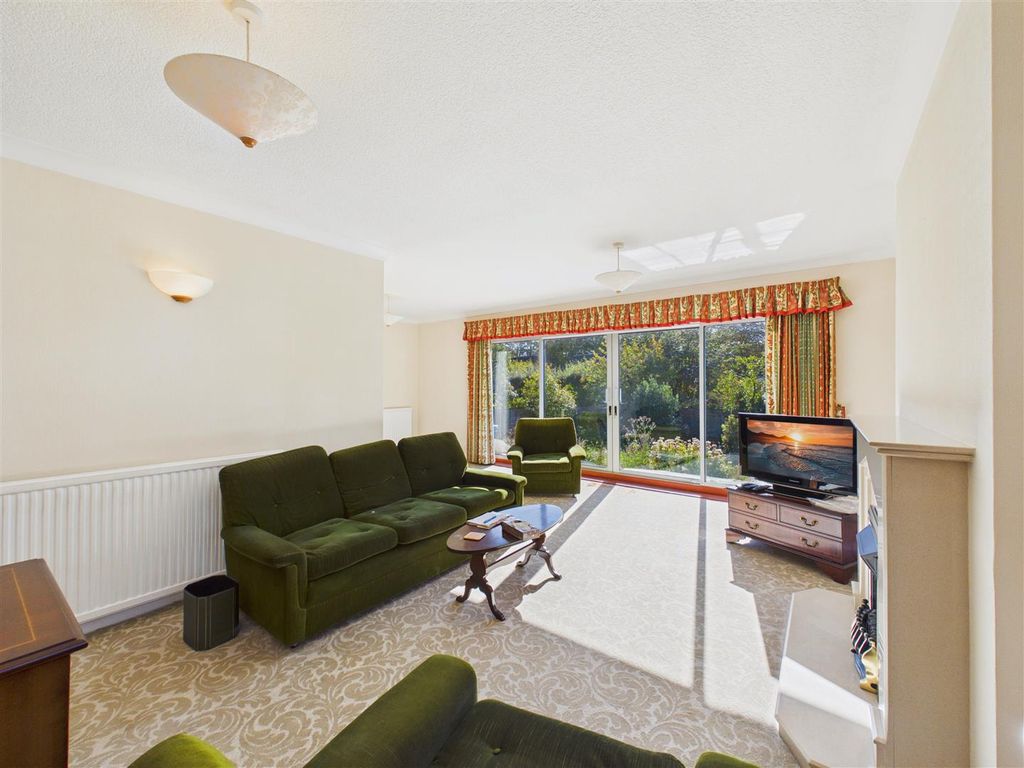 Property photo 3 of 10 Lounge/Diner