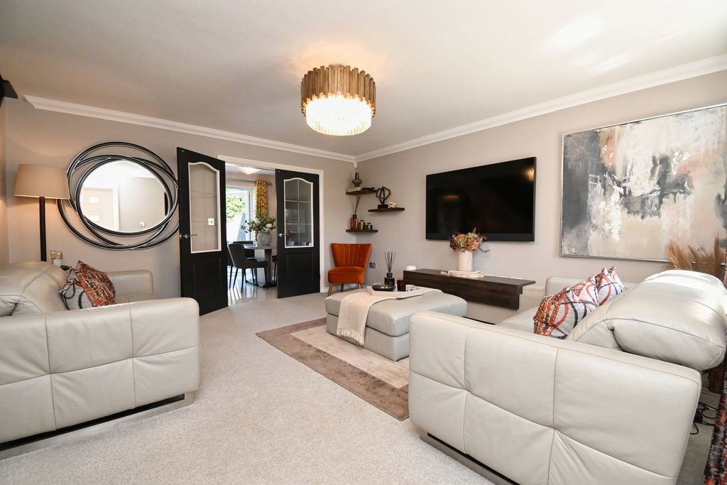 Property photo 2 of 33