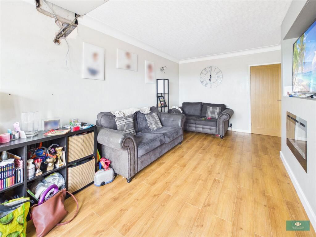 Property photo 2 of 34