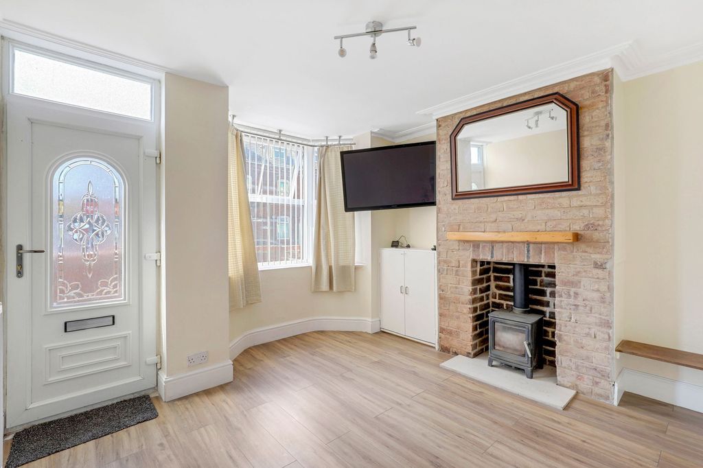 Property photo 2 of 16