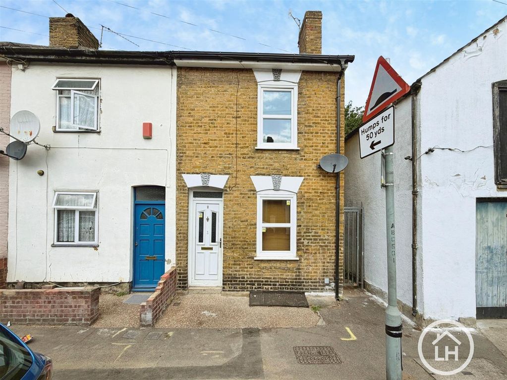 Property photo 1 of 10 External