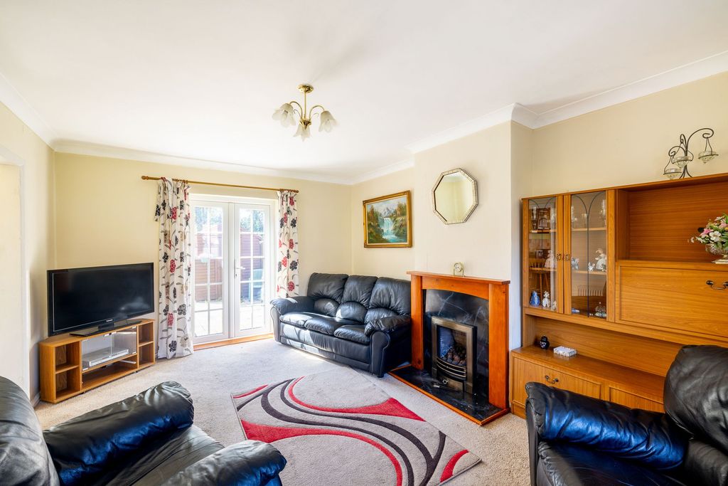 Property photo 3 of 11
