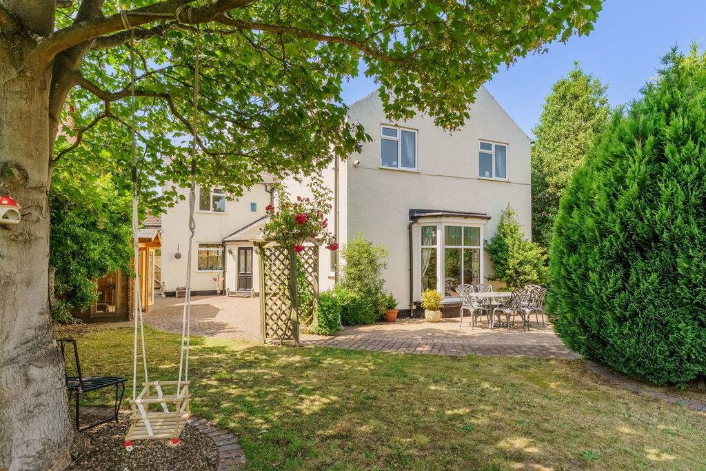 Property photo 1 of 36
