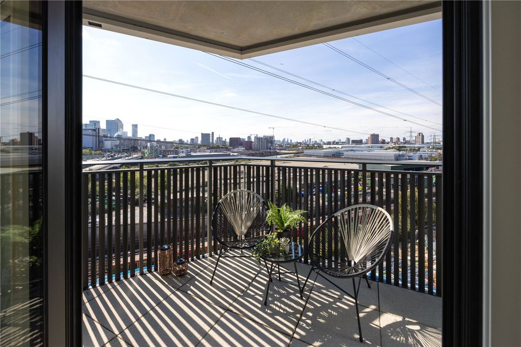 Property photo 2 of 19 Balcony