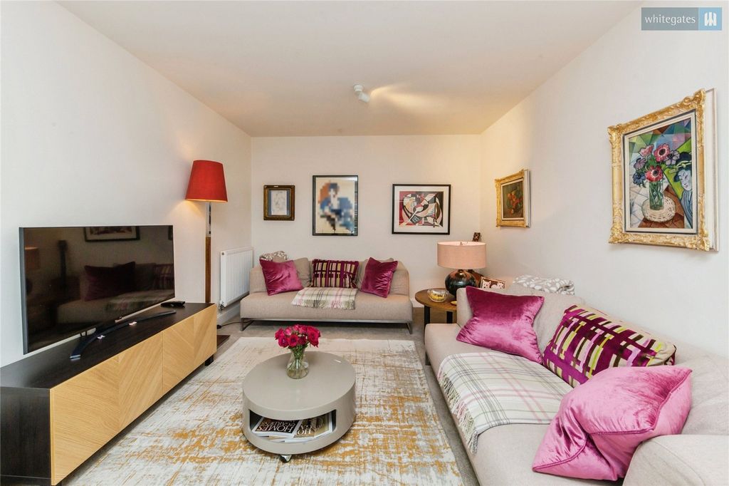 Property photo 3 of 21 Picture No. 12