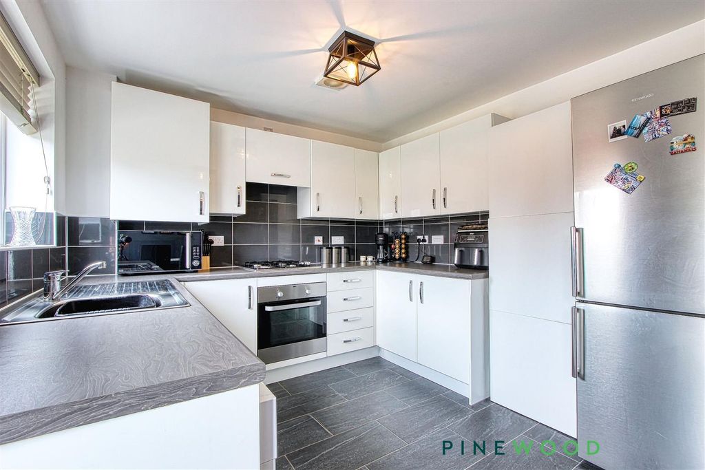 Property photo 2 of 22 Kitchen Diner