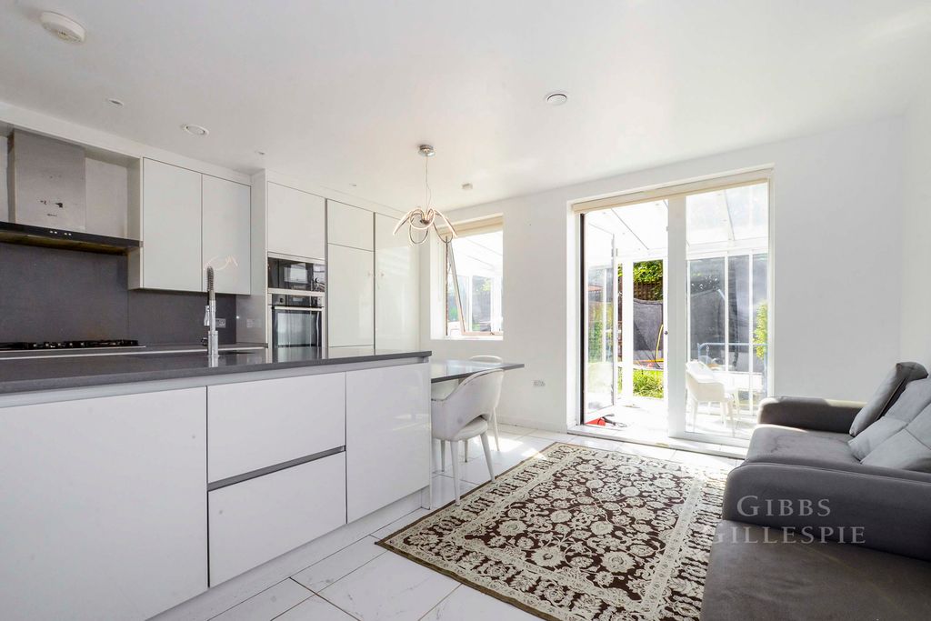 Property photo 1 of 19 Pbox-Img.Jpg
