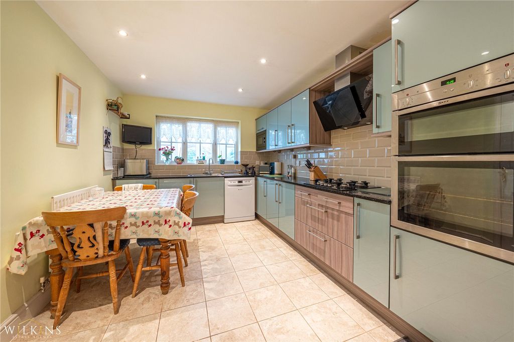 Property photo 3 of 49 Picture No. 30