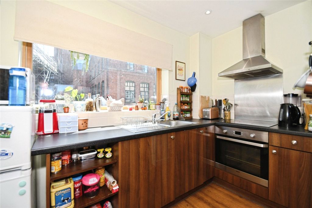 Property photo 2 of 17 Picture No. 31