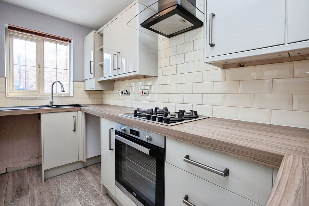 Property photo 2 of 15 Pbox-Img.Jpg