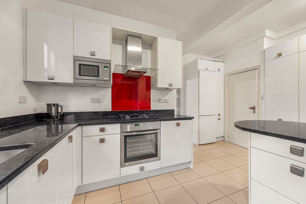 Property photo 3 of 15