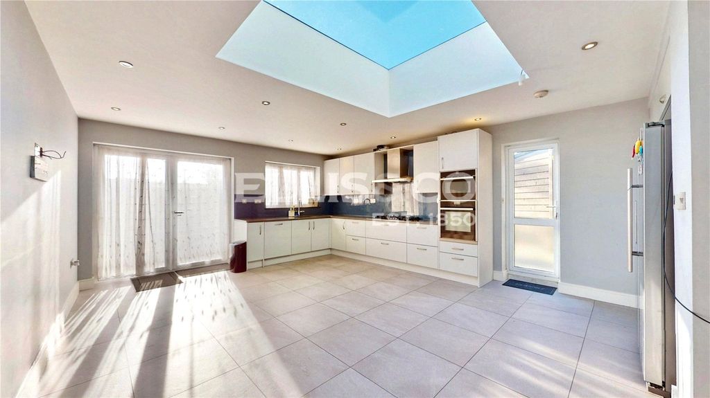 Property photo 3 of 11 Picture No. 31