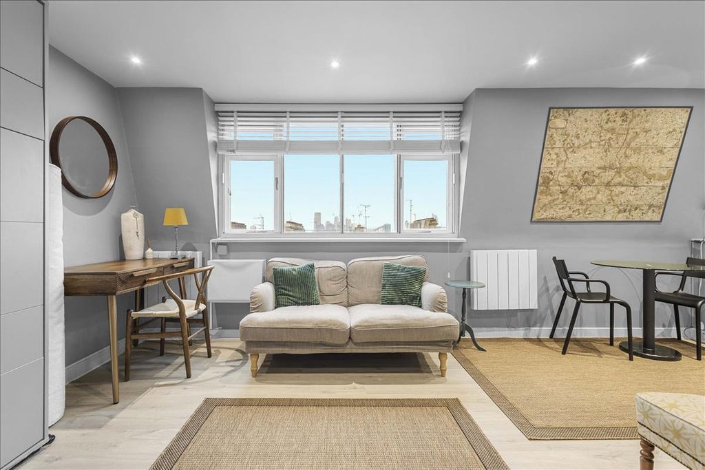 Property photo 3 of 6