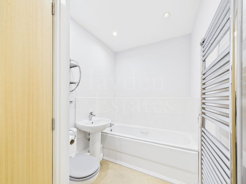 Property photo 2 of 19