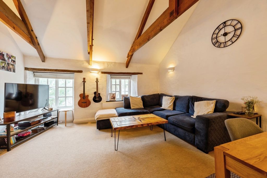 Property photo 2 of 13 Pbox-Img.Jpg